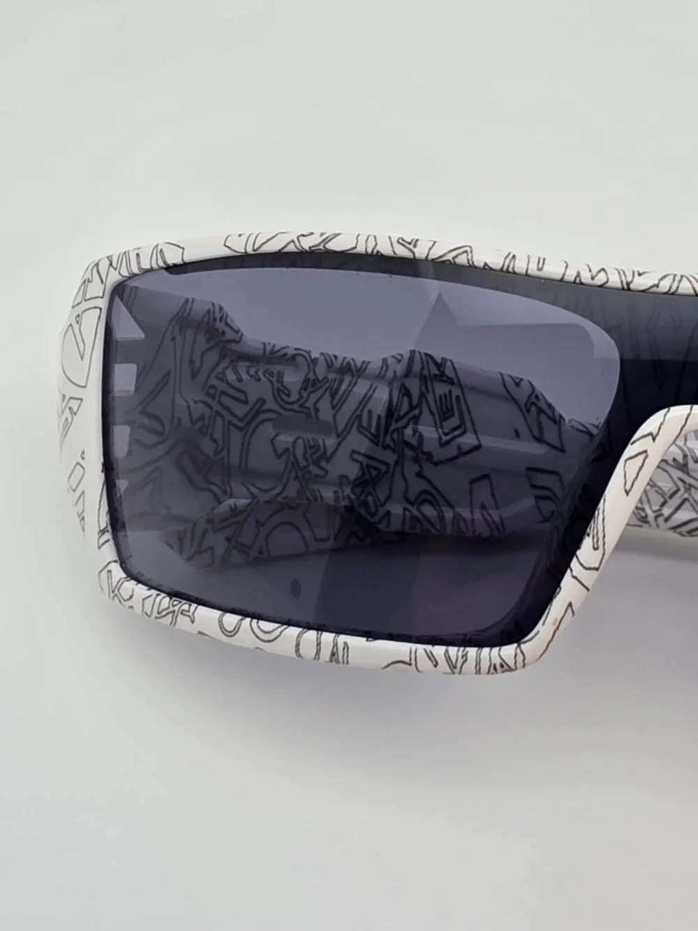 Oakley 03-461 Oil Rig II White Ghost Text Frame Grey Lens Shield Sunglasses 125